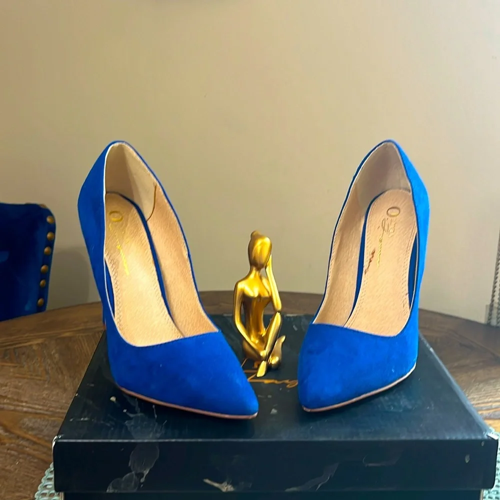 Selling Navy Blue high heels for a evening out - Picture 1 of 6